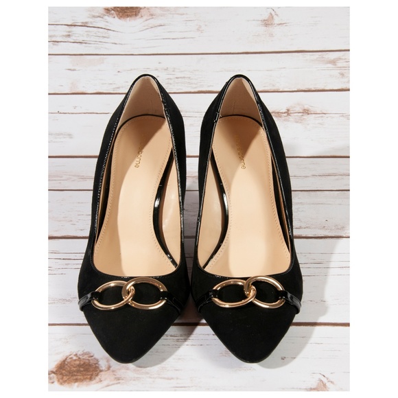 Black Pumps - Picture 3 of 6